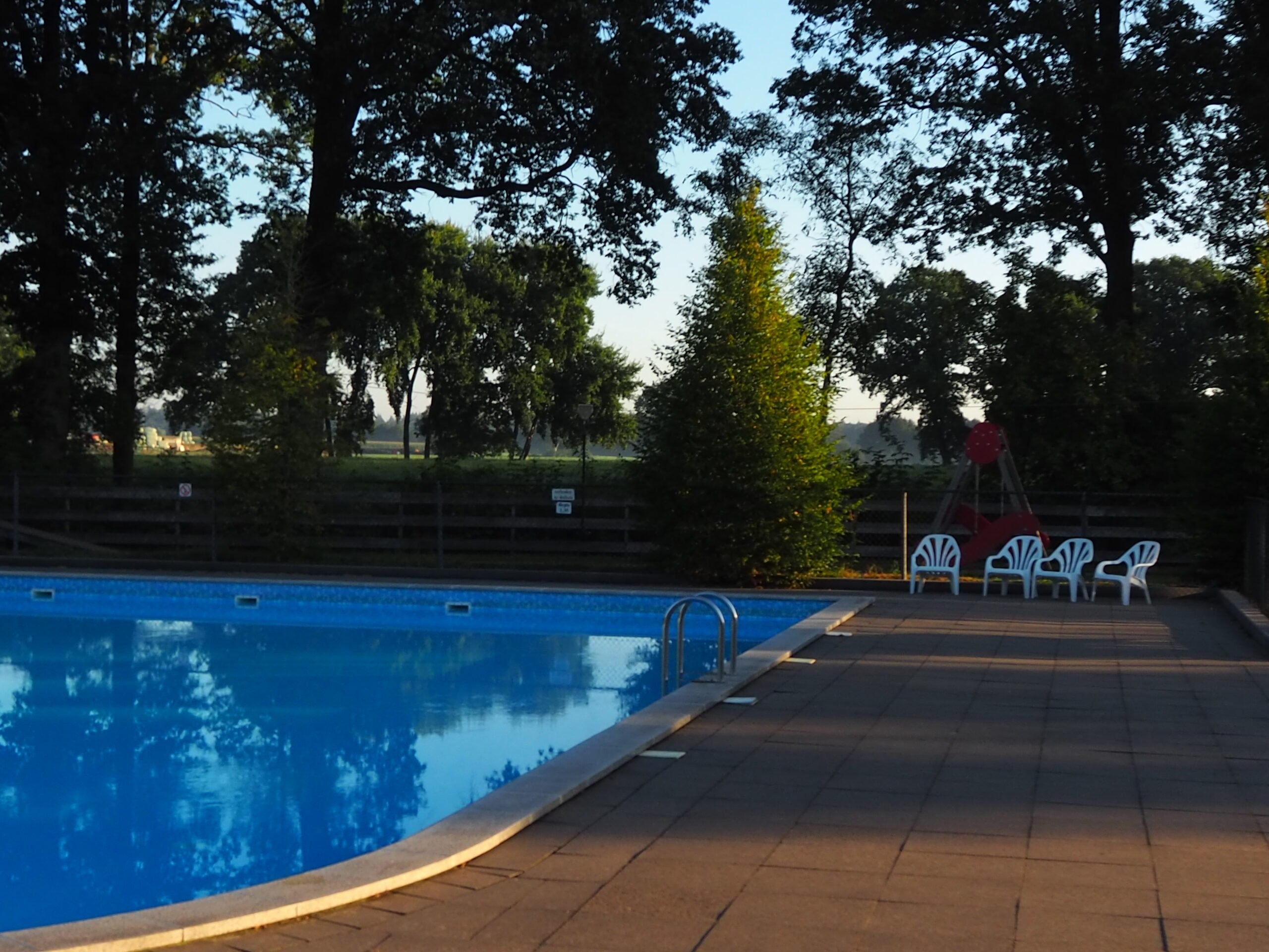 Zwembad op camping in overijssel